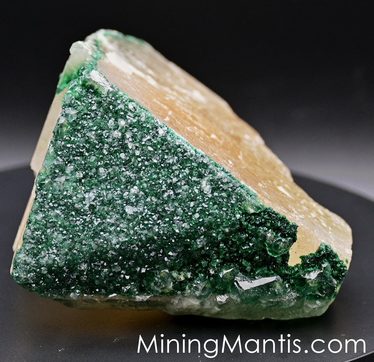 Malachite on Calcite